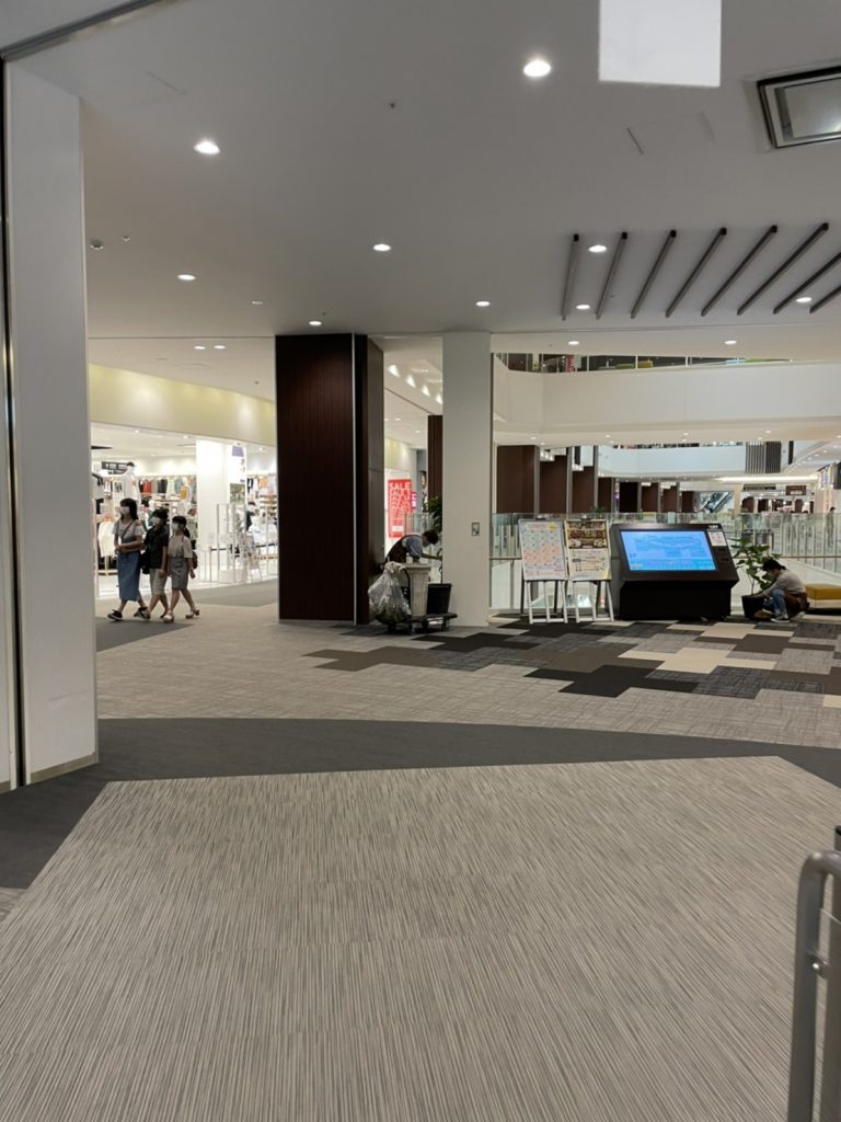 イーアスつくば店内画像