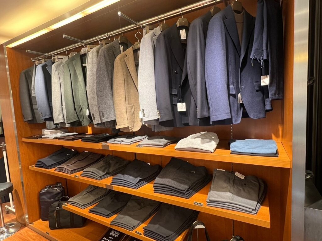 スーツセレクト下北沢北ジャケット・パンツコーナー