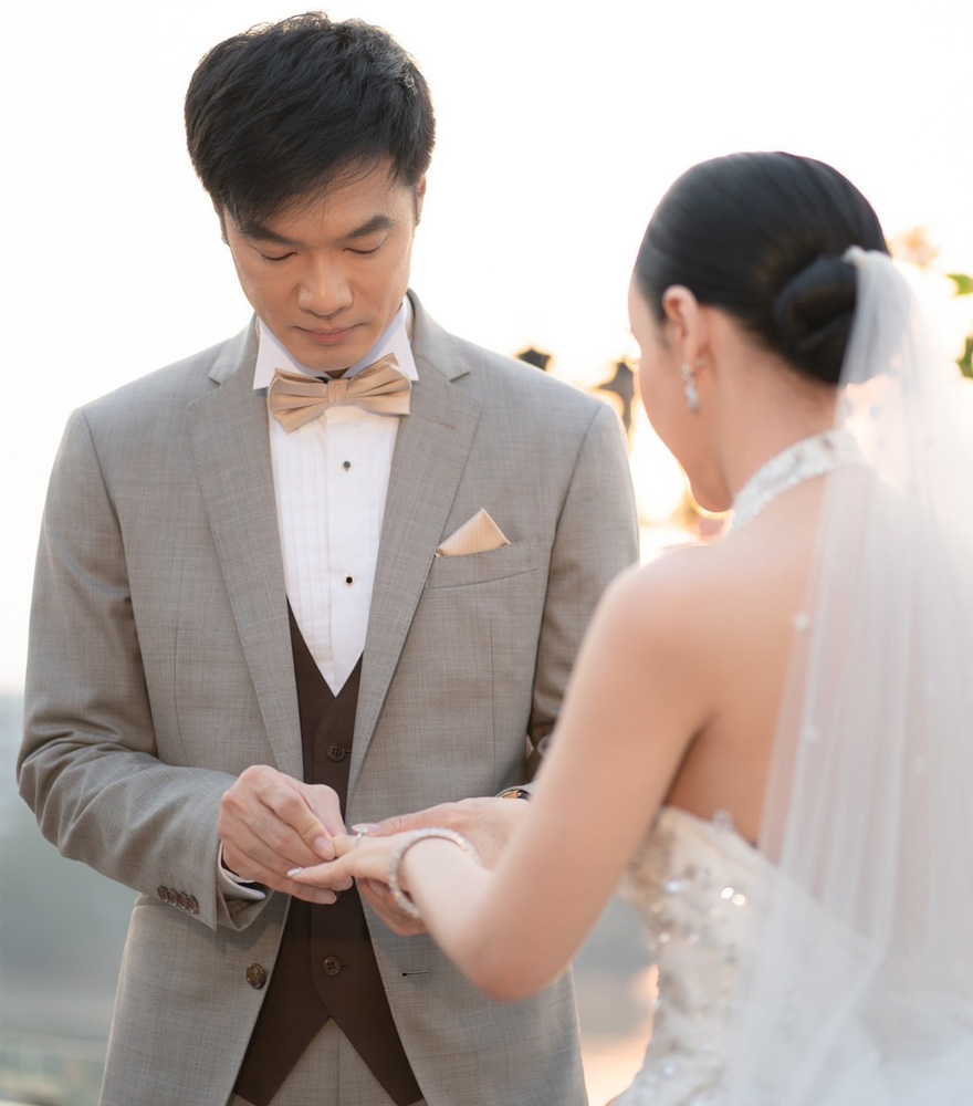 BEIGE SUIT FOR GROOM