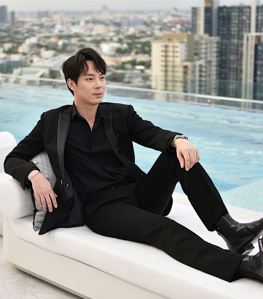 คุณญี่ปุ่น ธนัฐ ธนจิระชัย สวม TUXEDO ในงาน The GQ Gentleman Search 2023